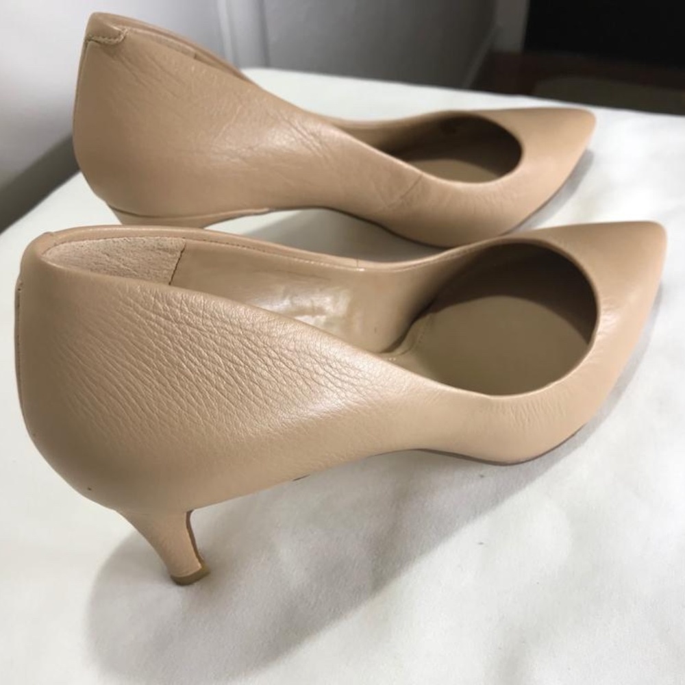 Banana Republic - Nude-Ghia